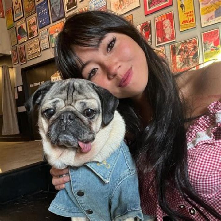 Beabadoobee Biography, Age, Height, Husband, Net Worth, Family