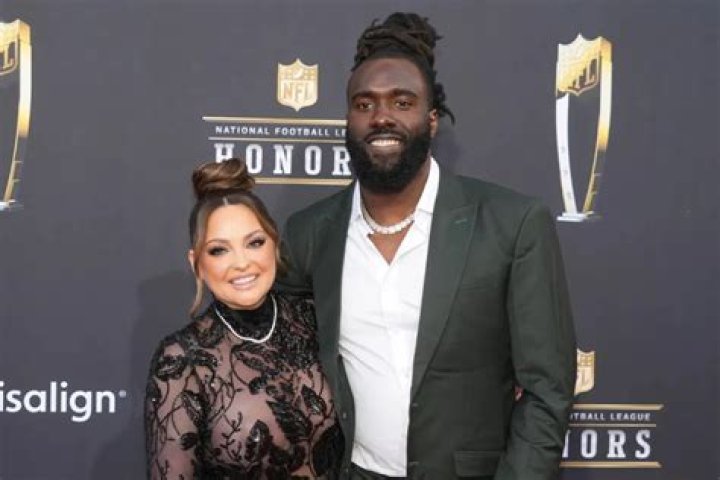 De'Vondre Campbell Biography, Age, Height, Wife, Net Worth, Family
