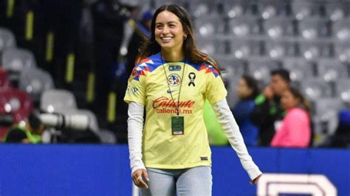 Kiana Ledé biografía, edad, altura, esposa, net worth, familia