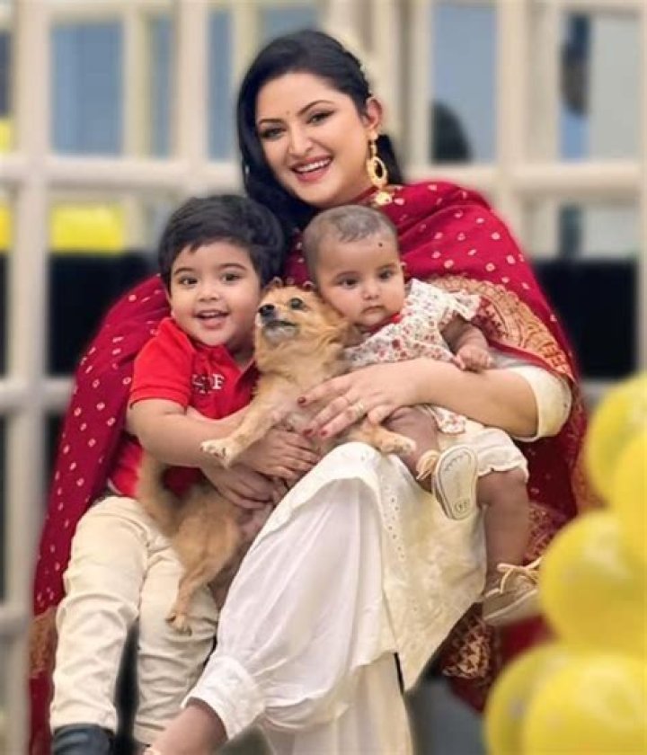 Pori Moni Biography, Age, Height, Husband, Net Worth, Family